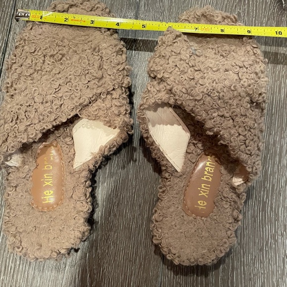 he xin brand slippers